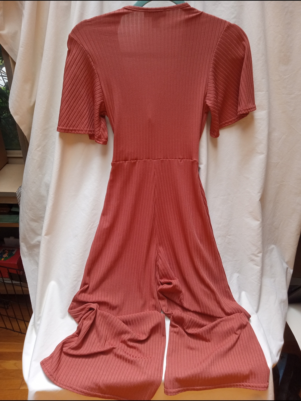 New Look Petite Rust Ribbed V-Neck Top - Picture 4 of 4